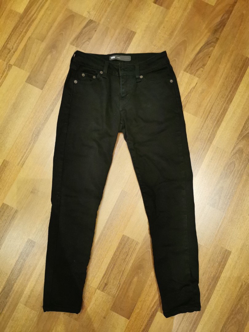 petite levis