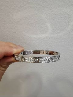 (Category: ) located in . Submitted by rarelyshop (Listing ID 1017648638, Image 1). Description: .