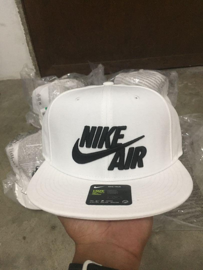 Viento vamos a hacerlo pollo Nike Air Snapback Cap (White), Men's Fashion, Watches & Accessories, Caps &  Hats on Carousell
