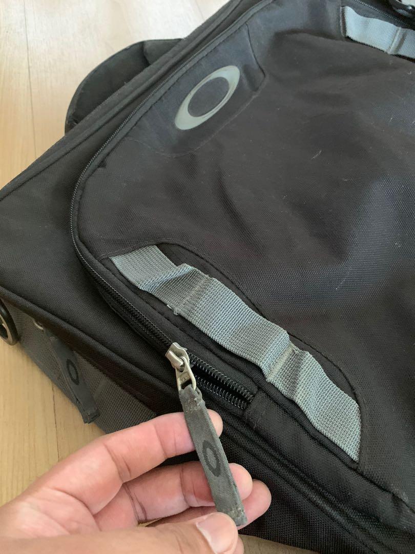 Oakley laptop sling bag, Men's Fashion, Bags, Sling Bags on Carousell