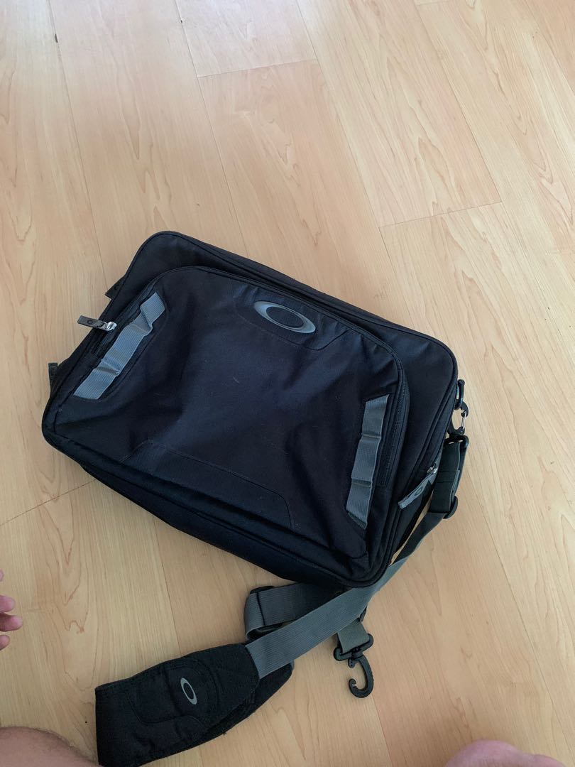 Oakley laptop sling bag, Men's Fashion, Bags, Sling Bags on Carousell