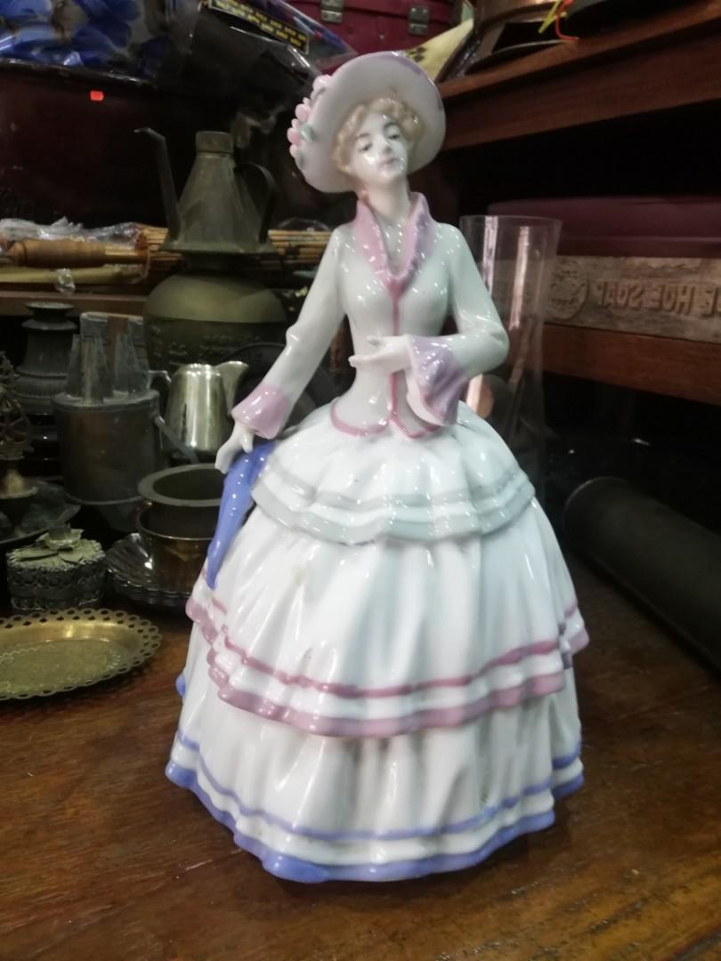 Patung Hiasan English Style Antiques Vintage Collectibles On Carousell