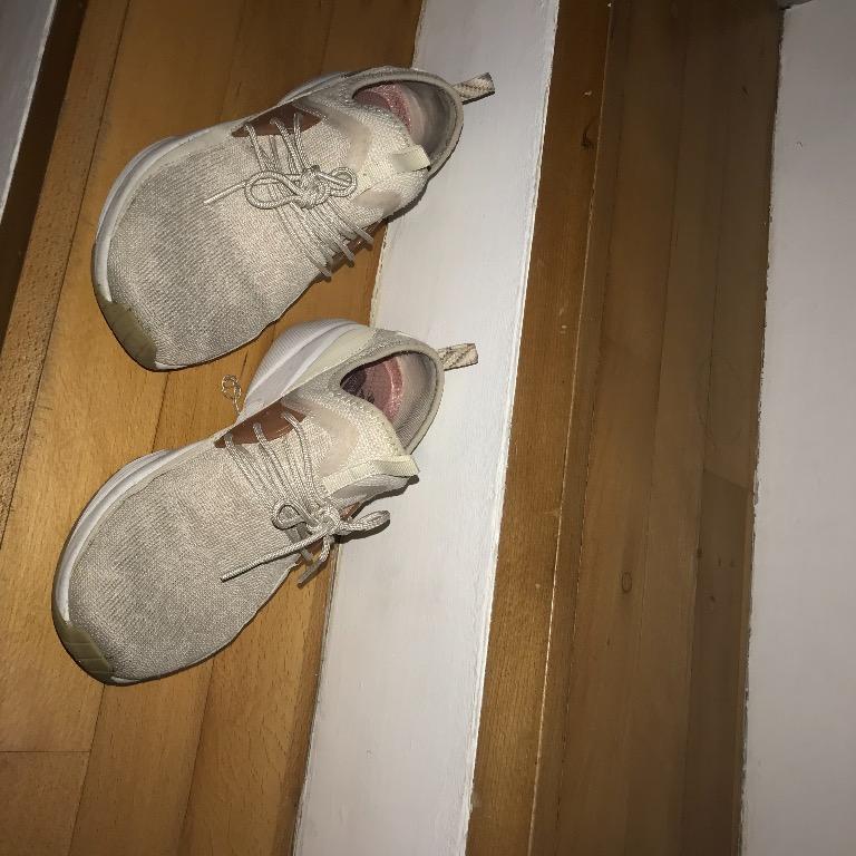 sketchers running trainers