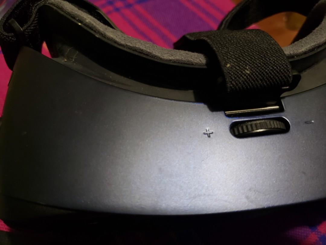 samsung galaxy VR (Category: Virtual Reality) located in Quezon City. Submitted by amber___18 (Listing ID 1017758302, Image 3). Description: 100 % original samsung. its capable for micro usb galaxy S series like S6, S6 edge,S7, S7 edge. di nagamit masyado.nakatago lng.meet up fairview ,novaliches or balintawak..