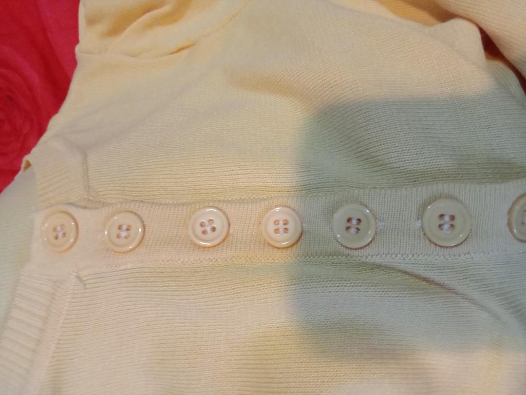 Top (Category: Sleeveless) located in Singapore. Submitted by liszy (Listing ID 1017773456, Image 3). Description: Bought at $12 but unfortunately cannot fit. Still new..
