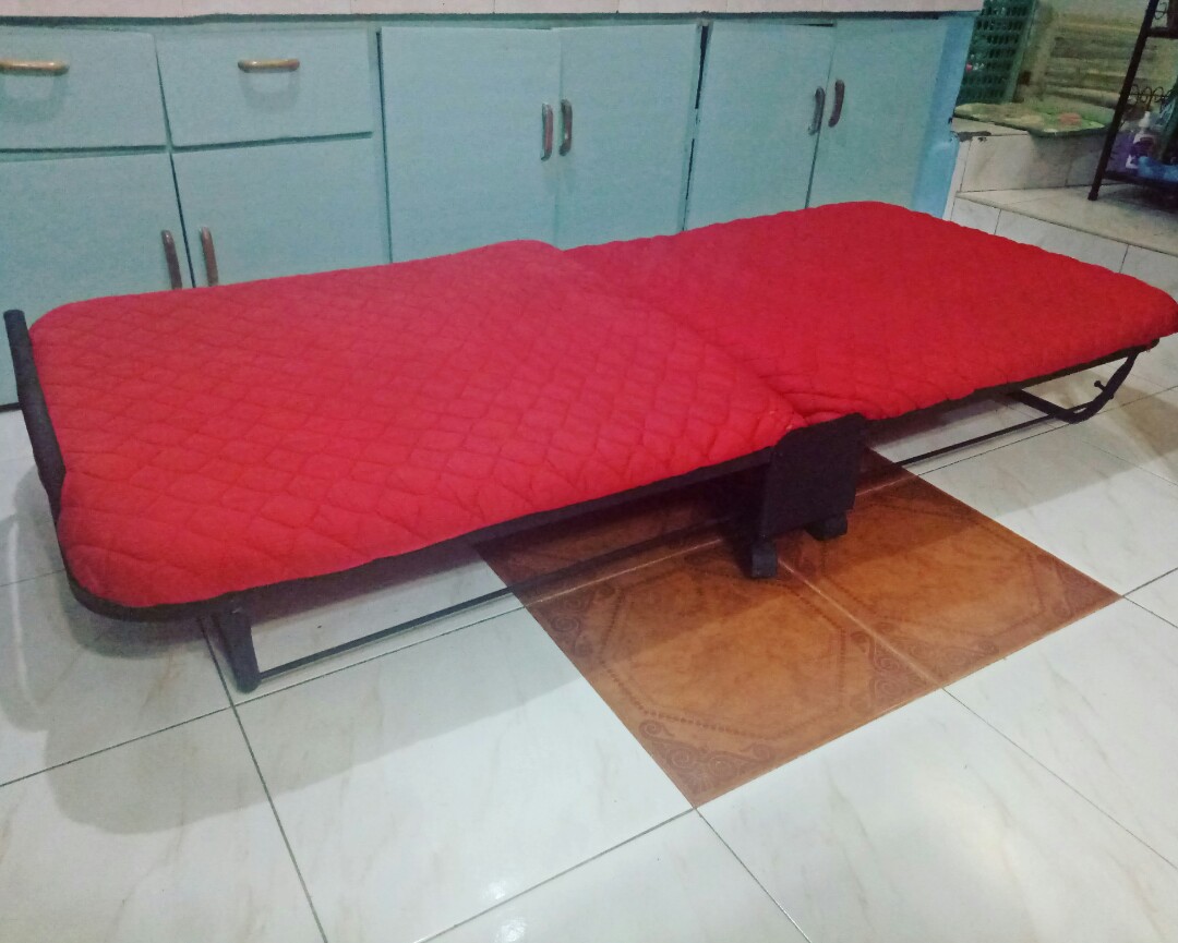 Folding bed deals uratex