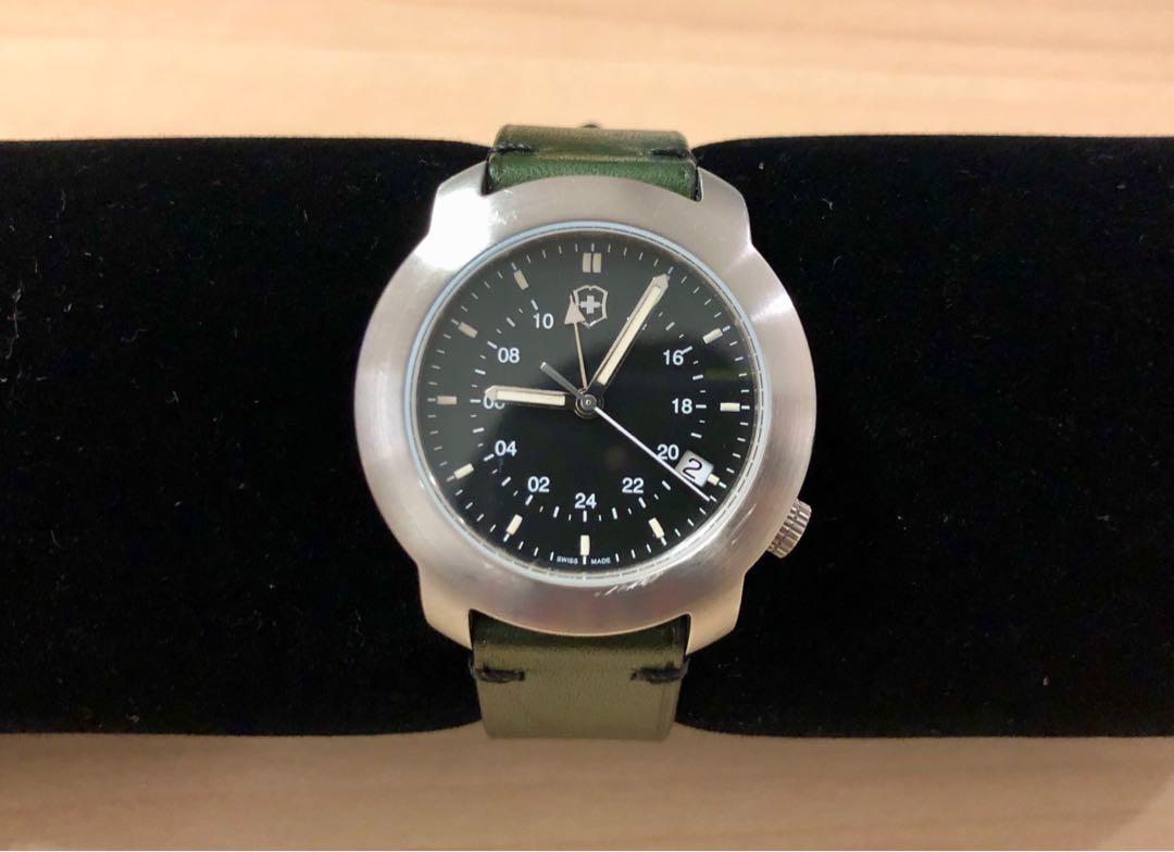 Victorinox v7 02 gmt top