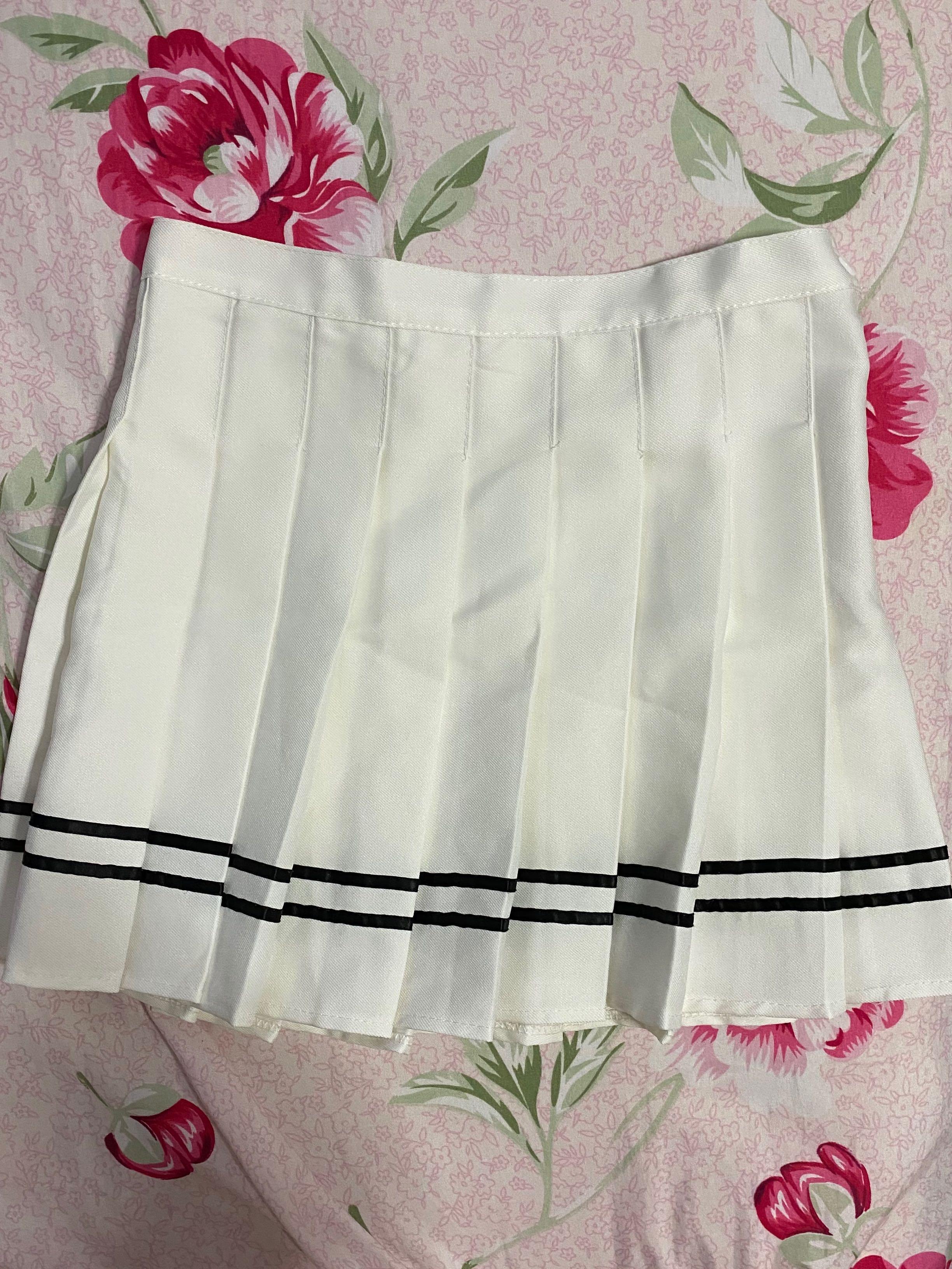 White tennis skirt with black line 