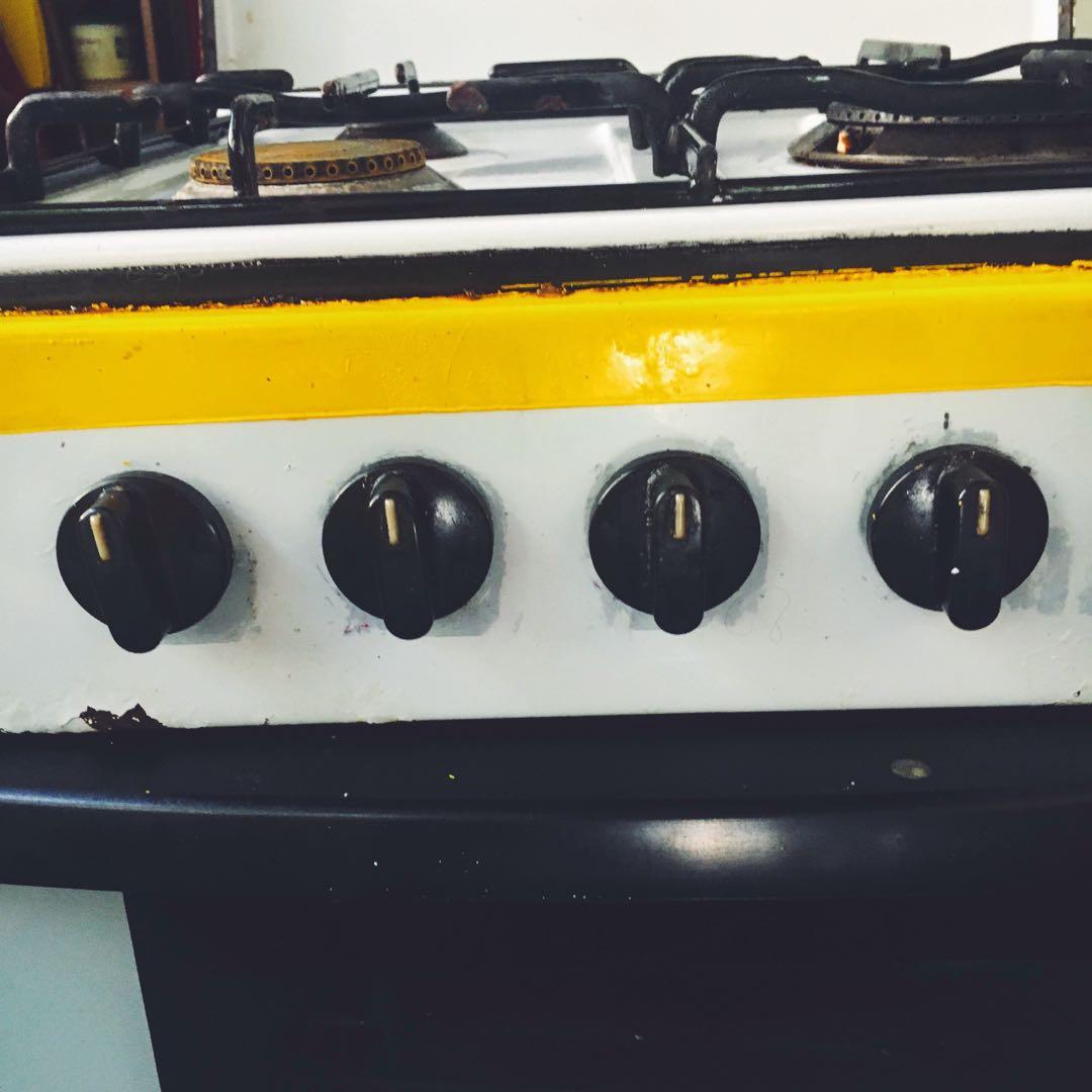 Zanussi Gas Stove with Oven, TV & Home Appliances, Kitchen Appliances