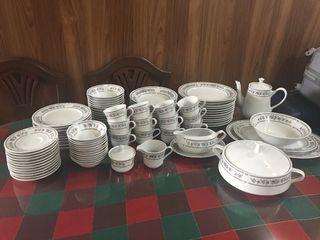 93 pieces Dinnerware