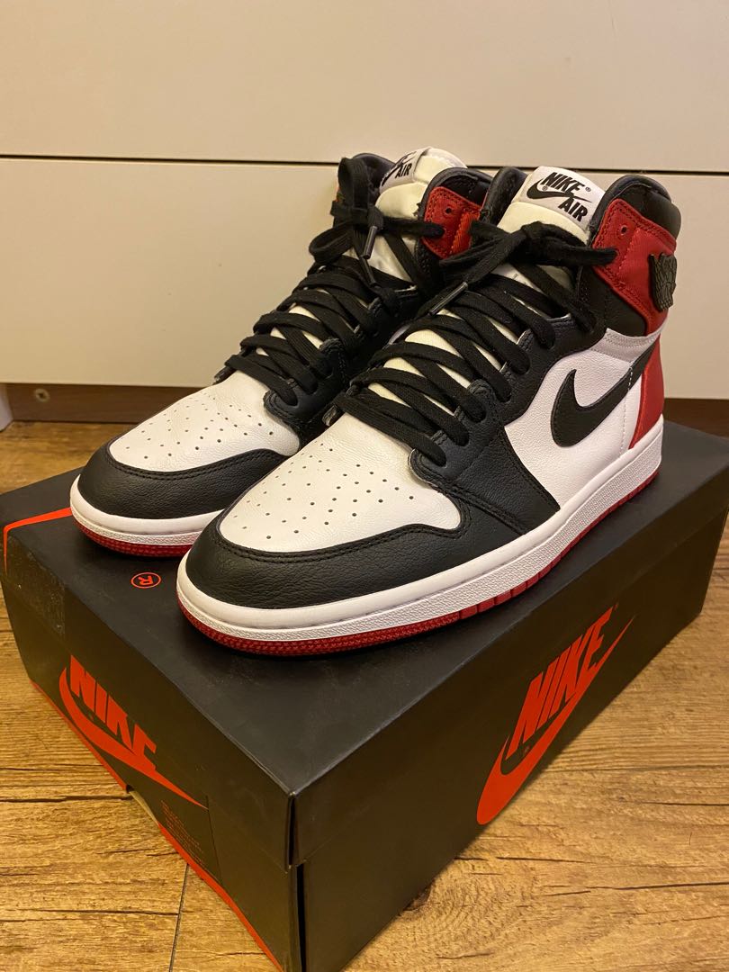 aj1 satin black toe