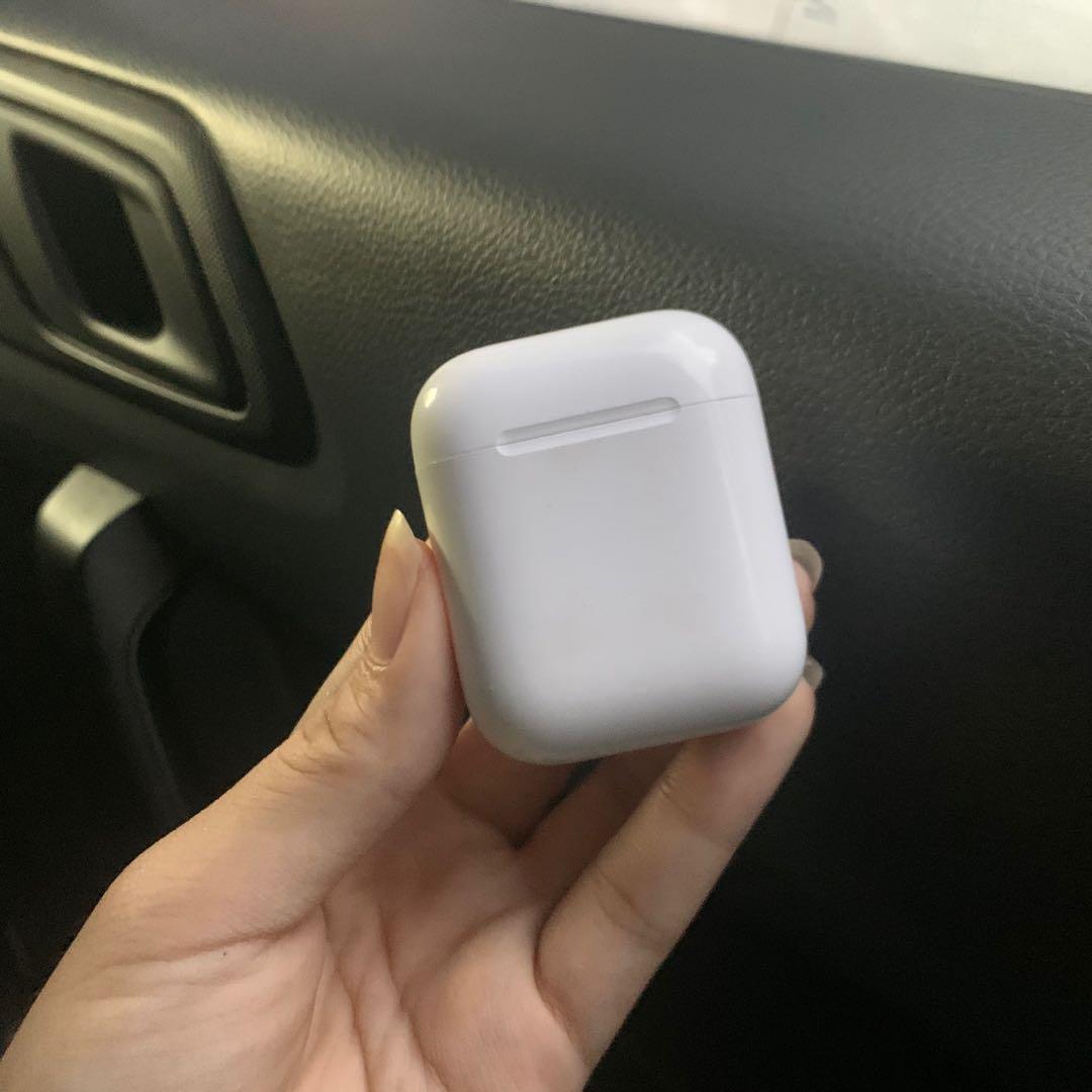 ‼️AirPods Charging Case ONLY‼️ (Category: Portable Audio Accessories) located in Mandaluyong City. Submitted by lady.lannister (Listing ID 1022265100, Image 2). Description: ‼️ AirPods Charging Case ONLY ‼️ 💯 Original 2999 only 👉Non-Wireless 👉With original box showing exact serial number on the case 🙅‍♀️ No AirPods, Just the case Lang ‼️Works with Gen 1 or Gen 2‼️ This can be a replacement for your broken or lost charging case. Or pwede din p