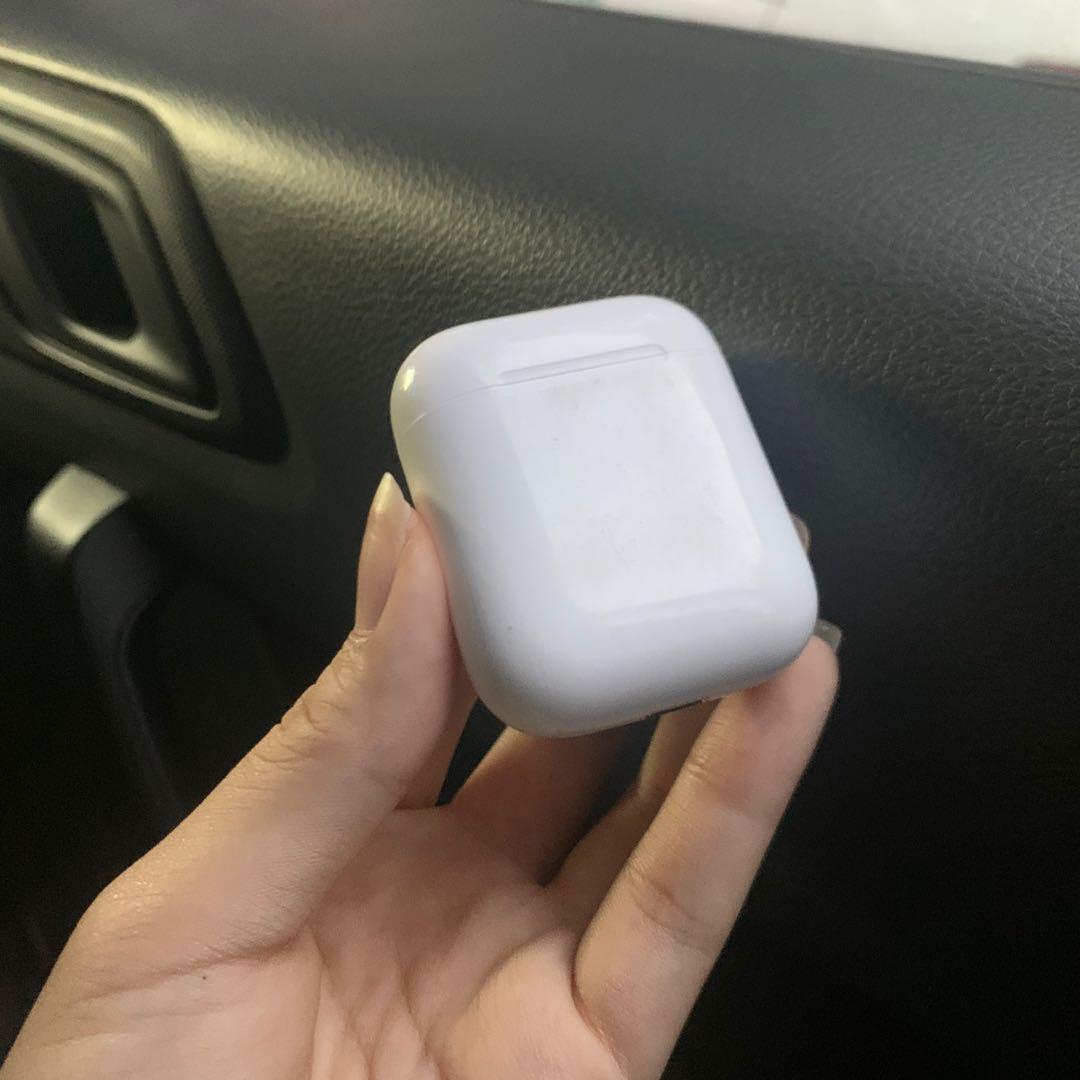 ‼️AirPods Charging Case ONLY‼️ (Category: Portable Audio Accessories) located in Mandaluyong City. Submitted by lady.lannister (Listing ID 1022265100, Image 1). Description: ‼️ AirPods Charging Case ONLY ‼️ 💯 Original 2999 only 👉Non-Wireless 👉With original box showing exact serial number on the case 🙅‍♀️ No AirPods, Just the case Lang ‼️Works with Gen 1 or Gen 2‼️ This can be a replacement for your broken or lost charging case. Or pwede din p