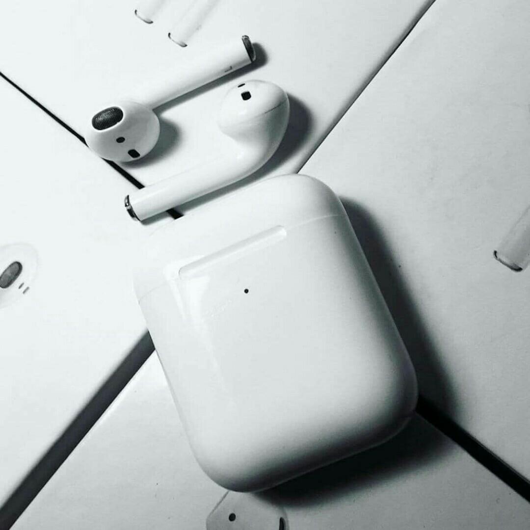 APPLE AIRPODS GEN 2 (Category: Portable Audio Accessories) located in Valenzuela. Submitted by aaronadana (Listing ID 1022141071, Image 1). Description: SUPPORT SMALL BUSINESS. HELP ME FUNDING MY TUITION FEE AS 2ND YEAR BS ARCHITECTURE. THANK YOU 😉 . SEND ME A MESSAGE FOR MORE DETAILS 😊.
