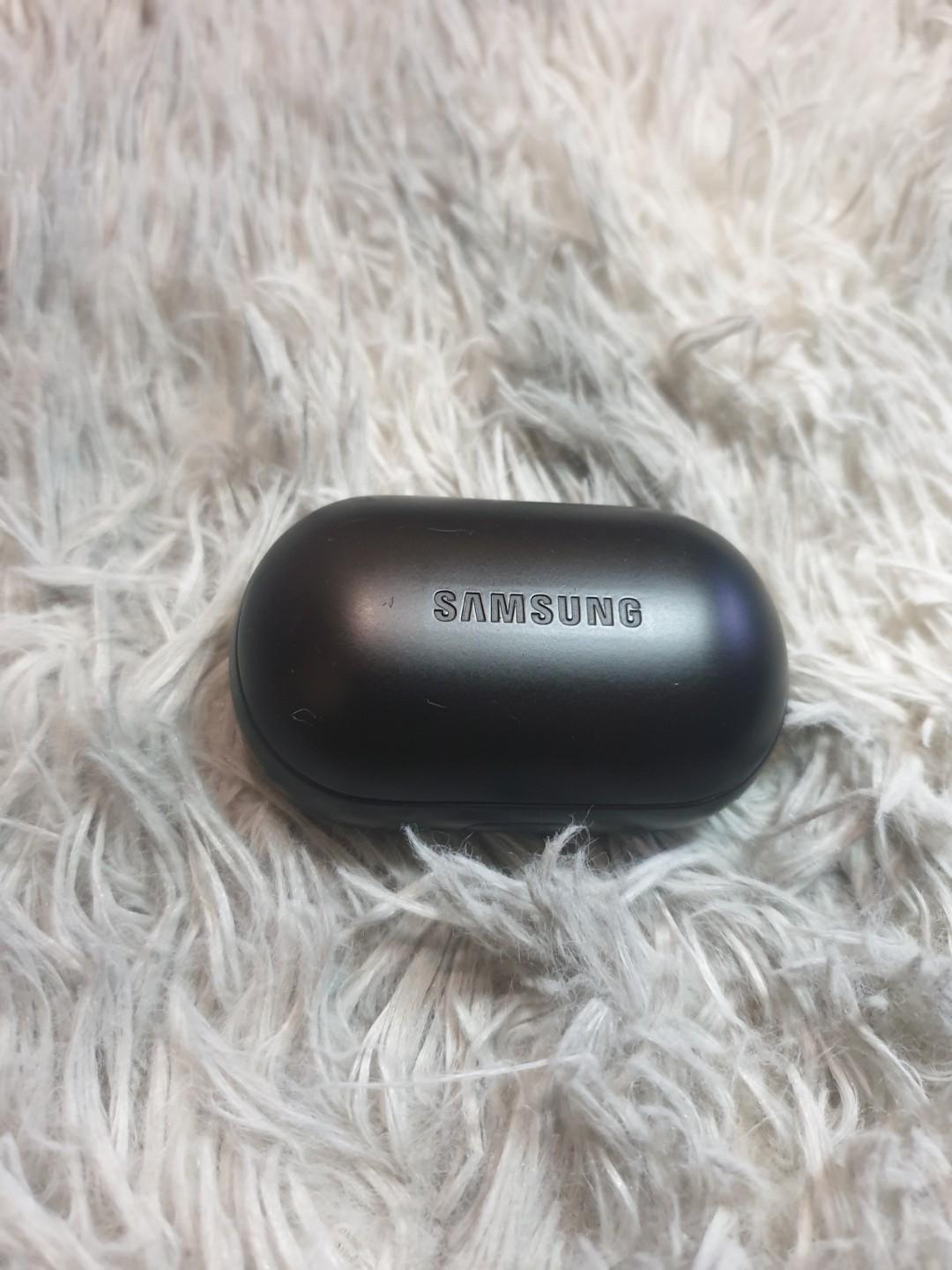 Authentic Samsung galaxy Buds (Gear iconX 2019) (Category: Earphones) located in Pasig City. Submitted by kimjayson (Listing ID 1022258433, Image 3). Description: UPDATE: Found original extra eartips, wing tips, cleaning brush. Authentic Samsung Galaxy earbuds. (Yes AUTHENTIC po. Allergic po ako sa fake) Got this in Samsung store Market Market last year for 7k+) Better than the latest buds that doesn't have internal memory. This release has 4 Gig