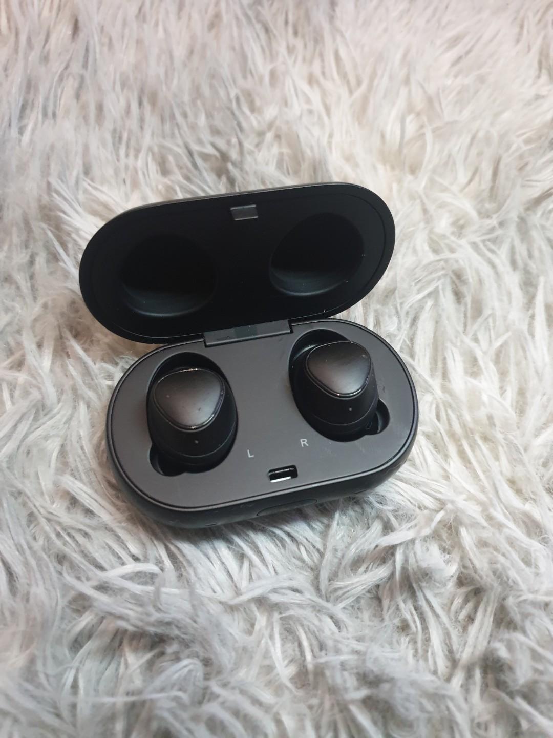 Authentic Samsung galaxy Buds (Gear iconX 2019) (Category: Earphones) located in Pasig City. Submitted by kimjayson (Listing ID 1022258433, Image 2). Description: UPDATE: Found original extra eartips, wing tips, cleaning brush. Authentic Samsung Galaxy earbuds. (Yes AUTHENTIC po. Allergic po ako sa fake) Got this in Samsung store Market Market last year for 7k+) Better than the latest buds that doesn't have internal memory. This release has 4 Gig