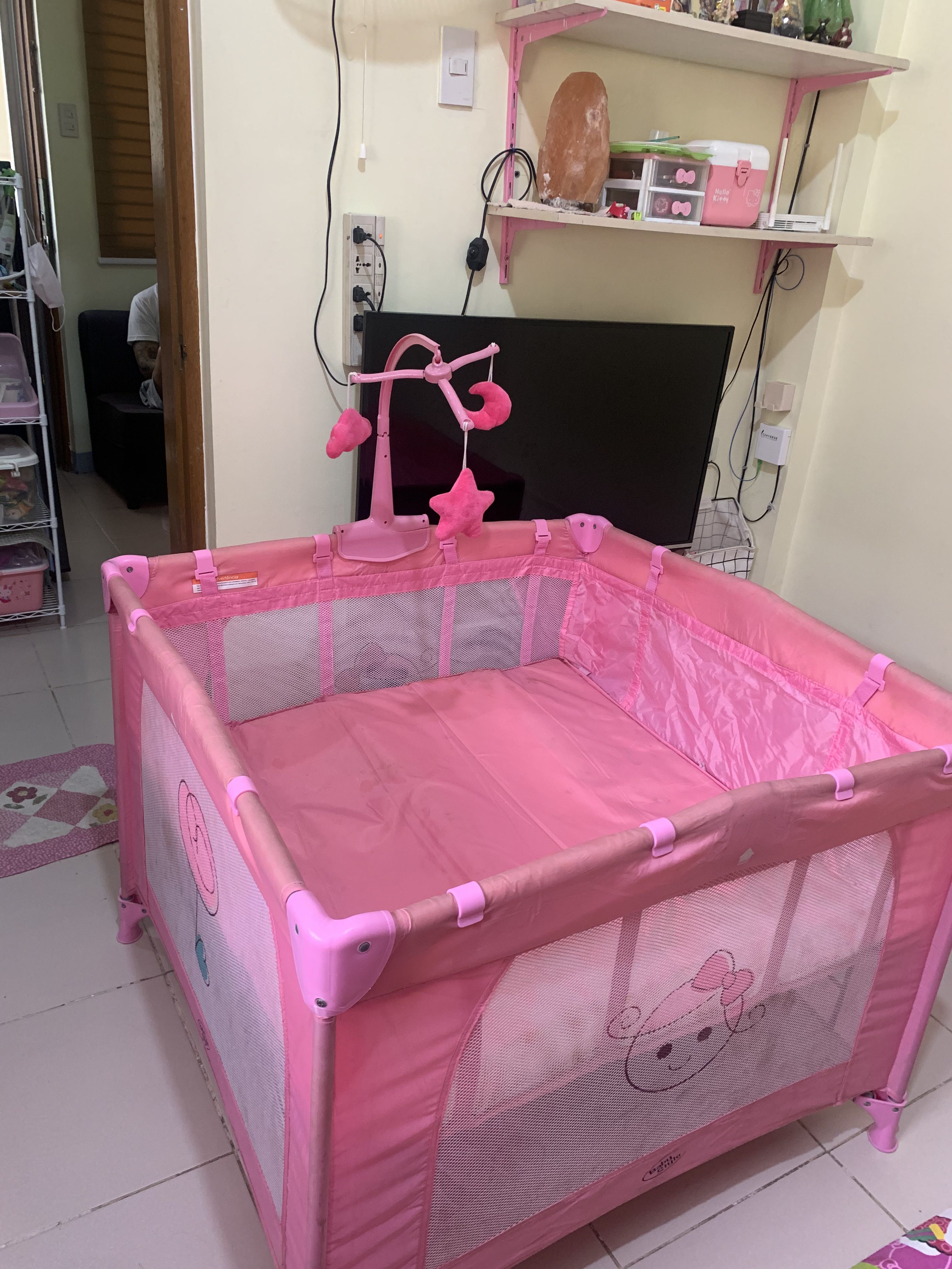 Square baby cribs cheap