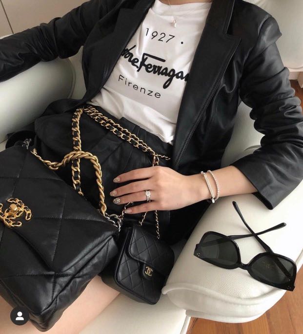 Brand new Chanel 19 small size