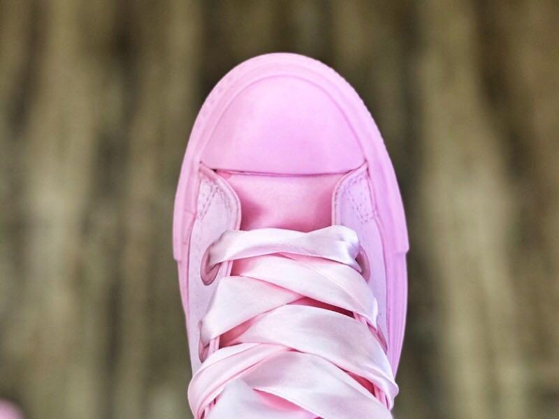 converse with ribbon laces