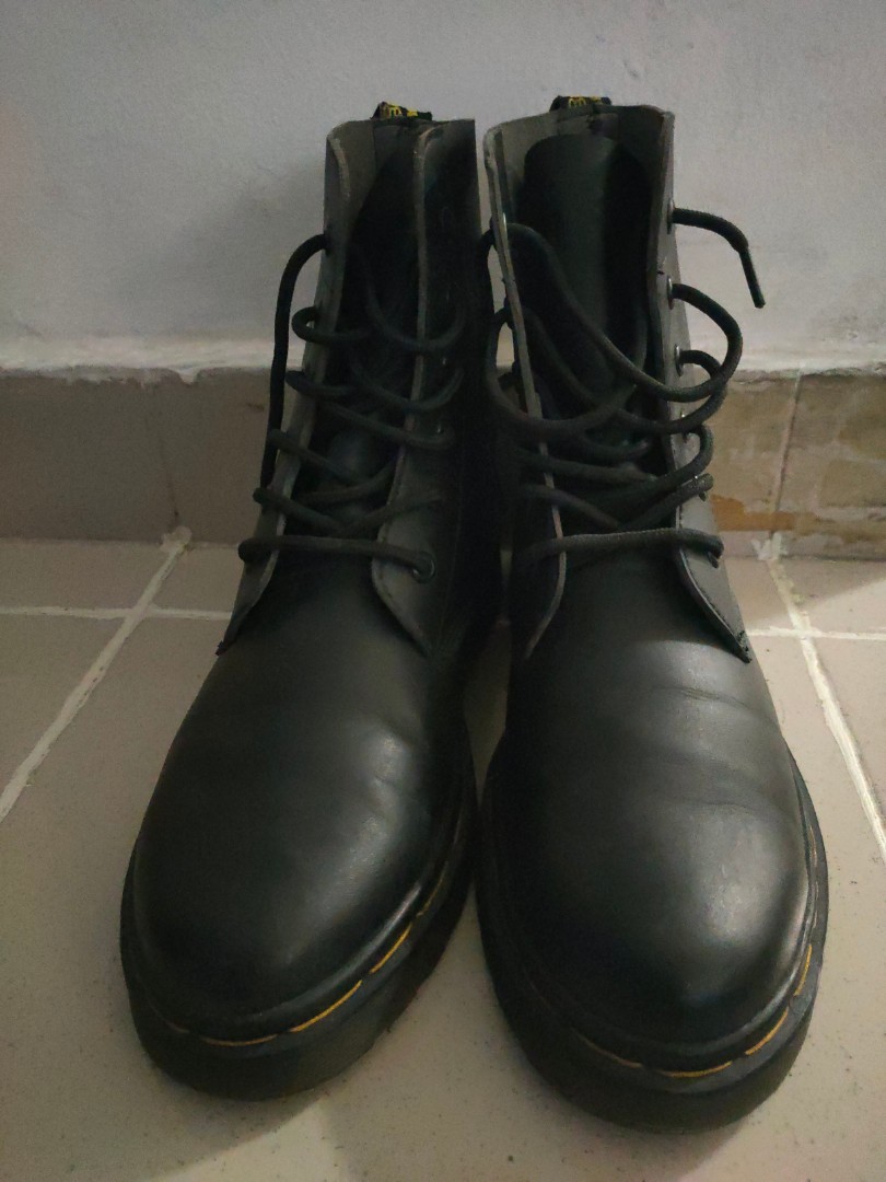 dr martens 11 gusset