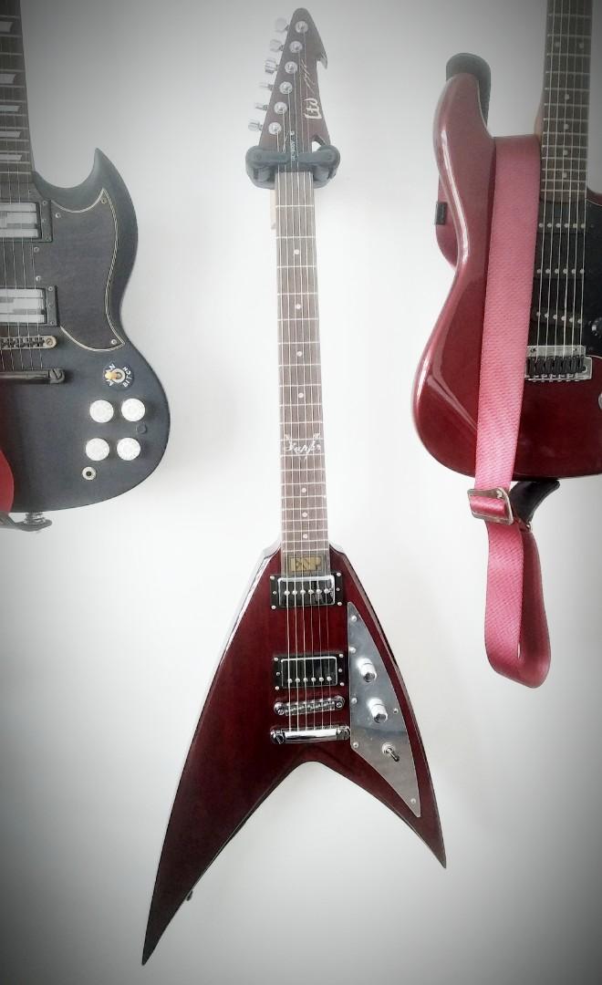 ESP LTD George Lynch Signature Super V Guitar, Hobbies & Toys, Music &  Media, Musical Instruments on Carousell