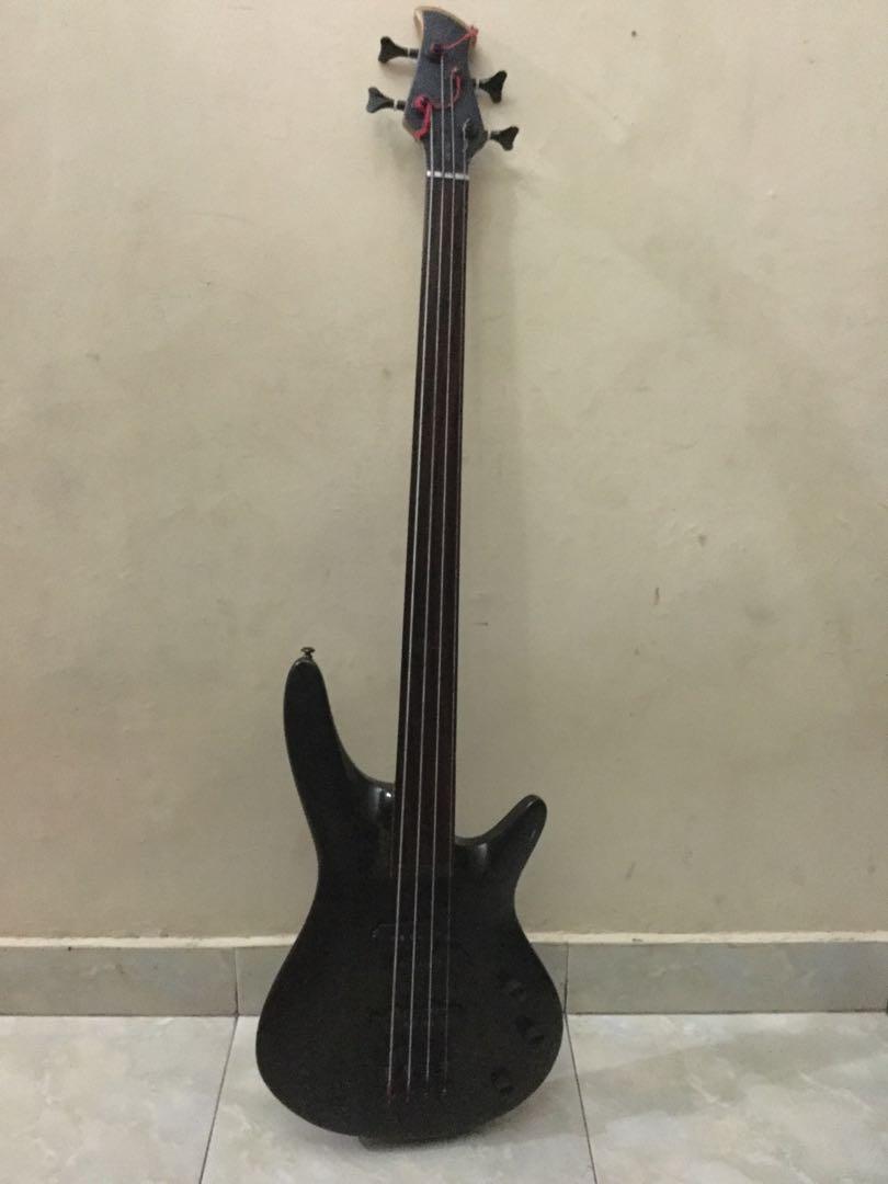 Gitar bass gilmore (Fretless), Musik & Media, Alat di Carousell