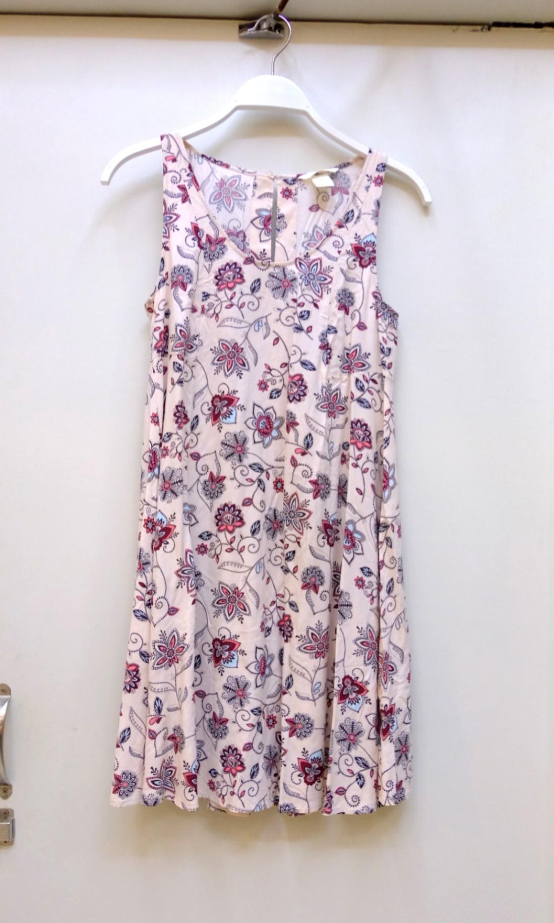 H M Baby Pink Floral Dress Fesyen Wanita Pakaian Wanita Gaun Rok Di Carousell