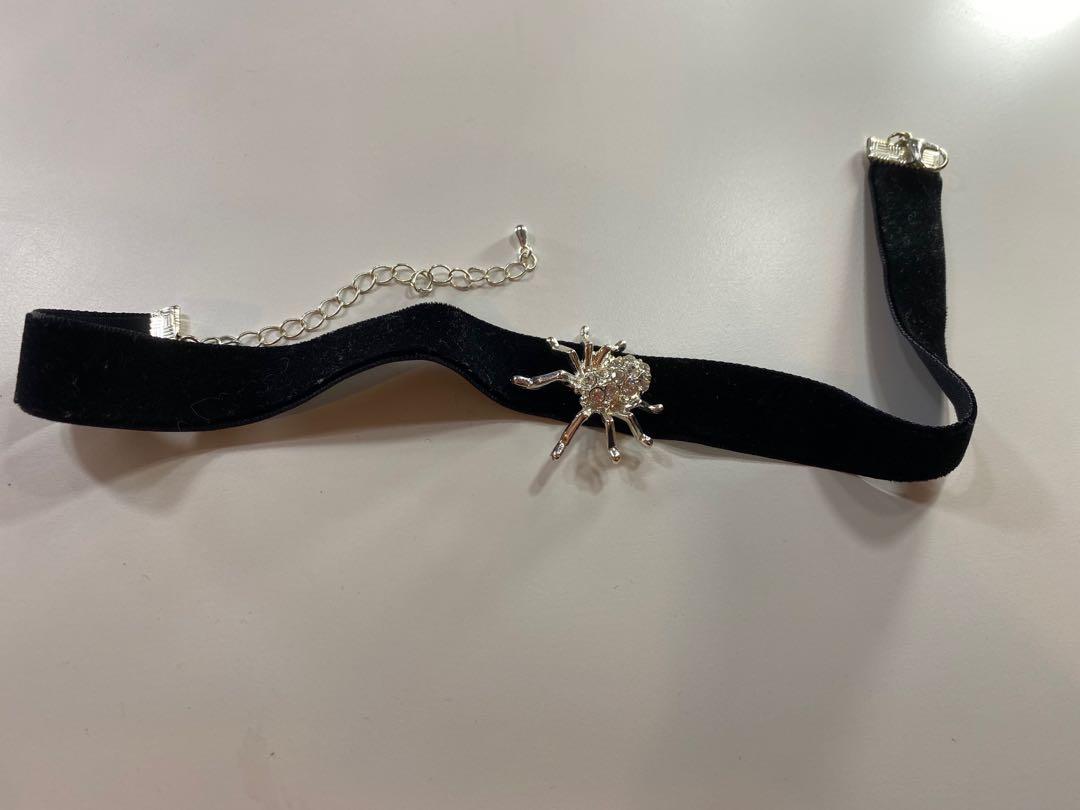 H&M Choker necklace (Category: Necklaces) located in Pasig City. Submitted by kprelovedstuff (Listing ID 1022365538, Image 1). Description: .