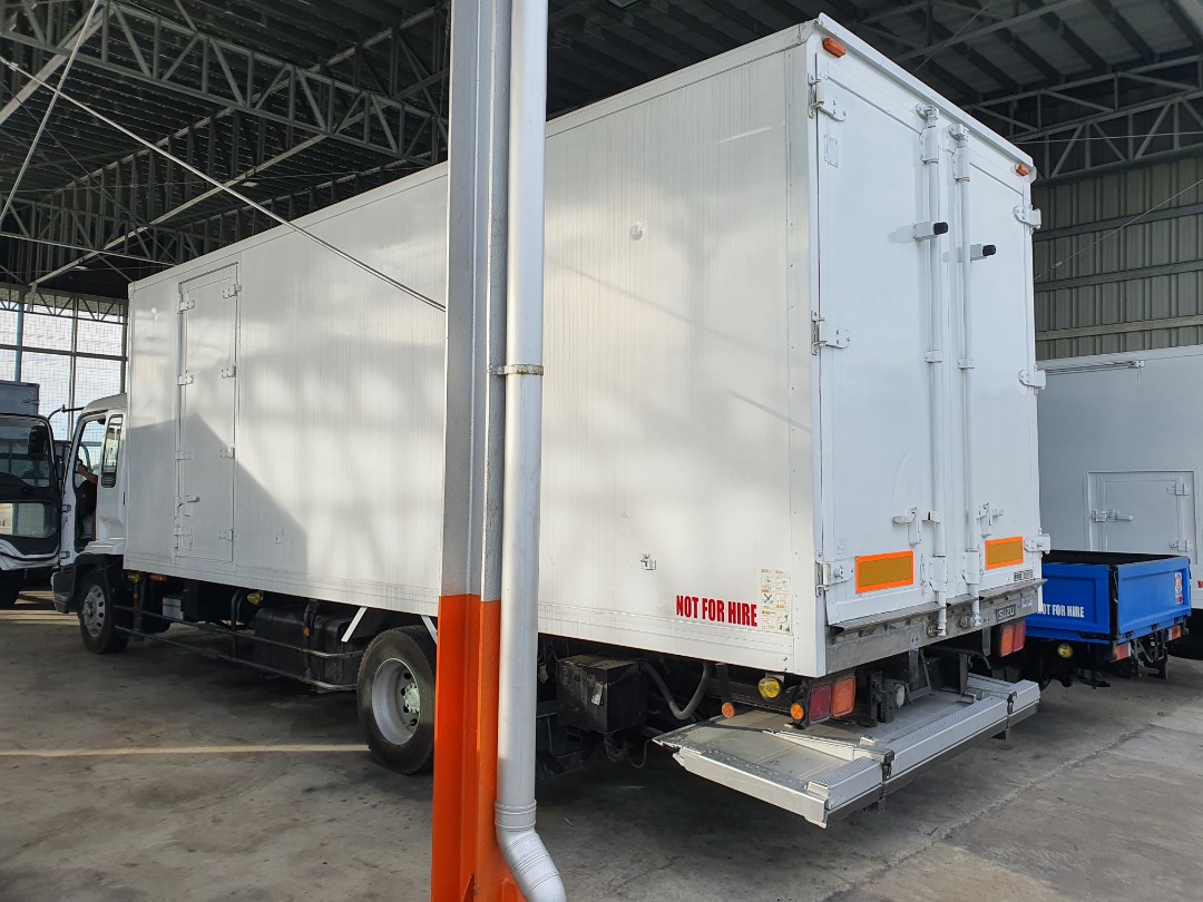 Isuzu Forward Refrigerated Van 21ft - Reefer - New Arrival Surplus Japan