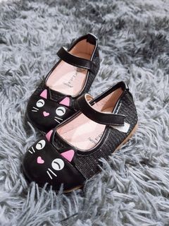 (Category: ) located in . Submitted by lookintomywardrobe (Listing ID 1022124277, Image 1). Description: .