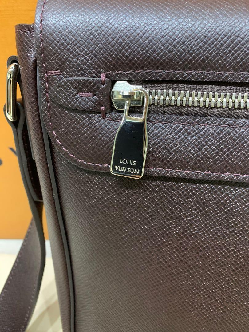 Roman PM NM Taiga Leather Messenger Bag – Poshbag Boutique