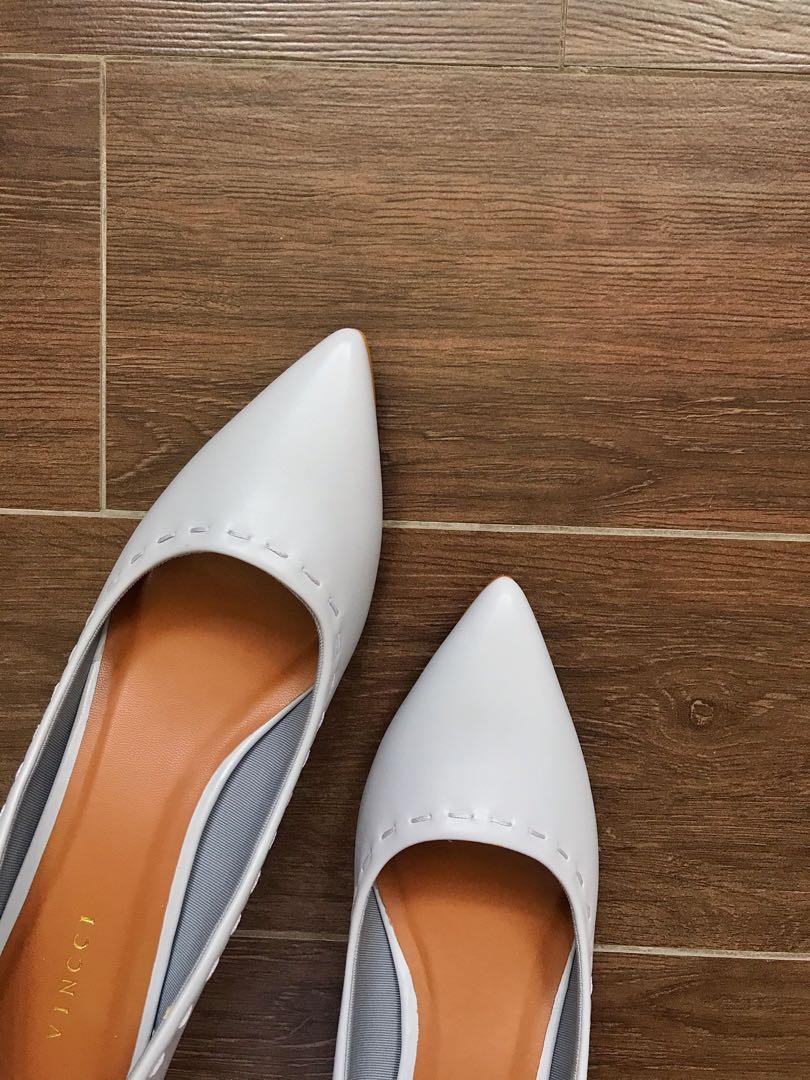 pale orange heels