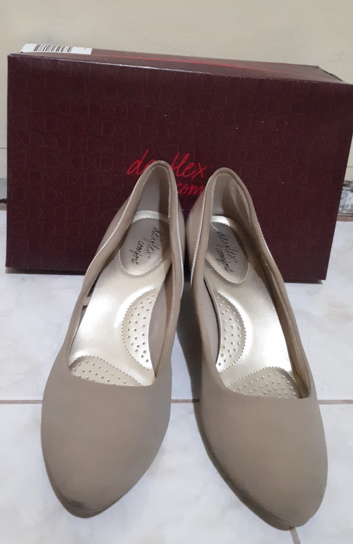 payless nude pumps