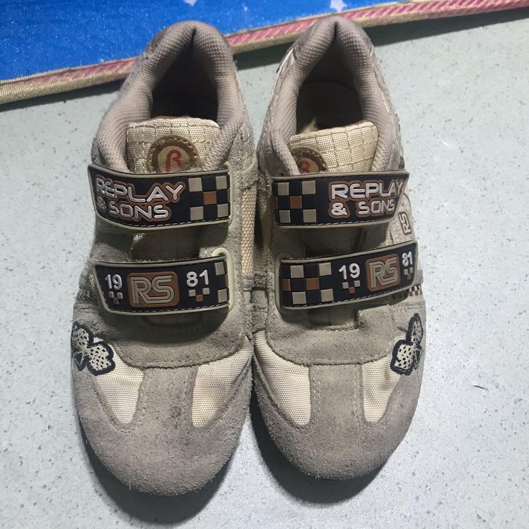 replay canvas shoes