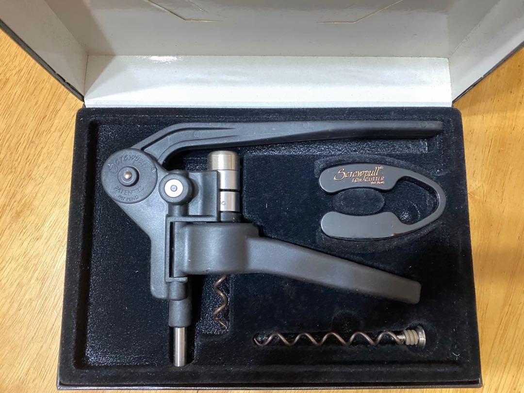 Screwpull Lever Model 紅酒開瓶器, 傢俬＆家居, 其他, 家居改善及收納用品 Carousell