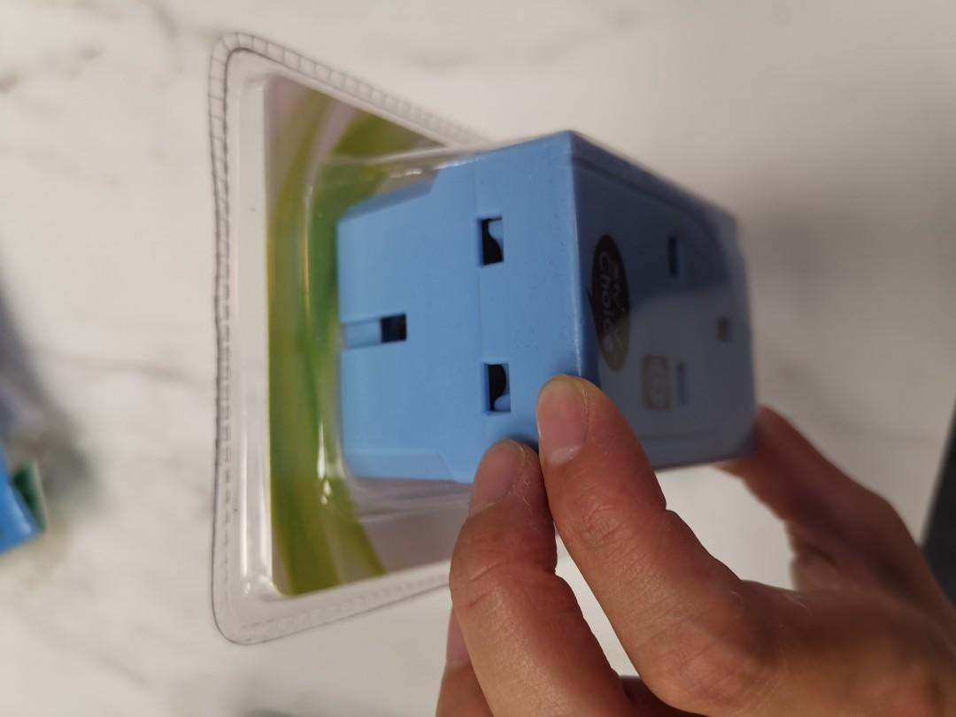 Three ways plug (Category: Electrical, Adaptors & Sockets) located in Singapore. Submitted by avocaton (Listing ID 1022271084, Image 3). Description: .