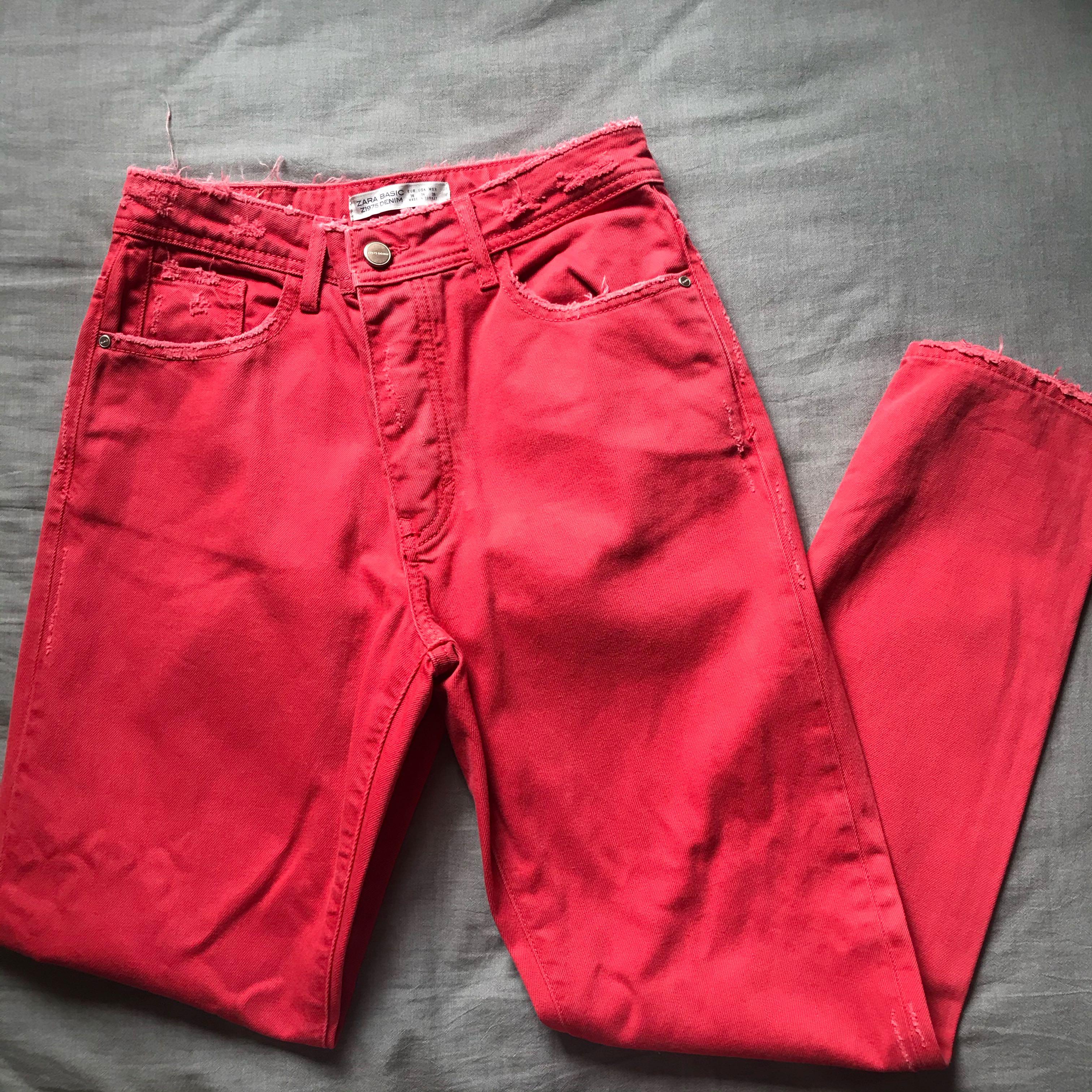 zara red shorts
