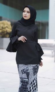 (Category: ) located in . Submitted by jiha_wardrobe (Listing ID 1022241580, Image 1). Description: .