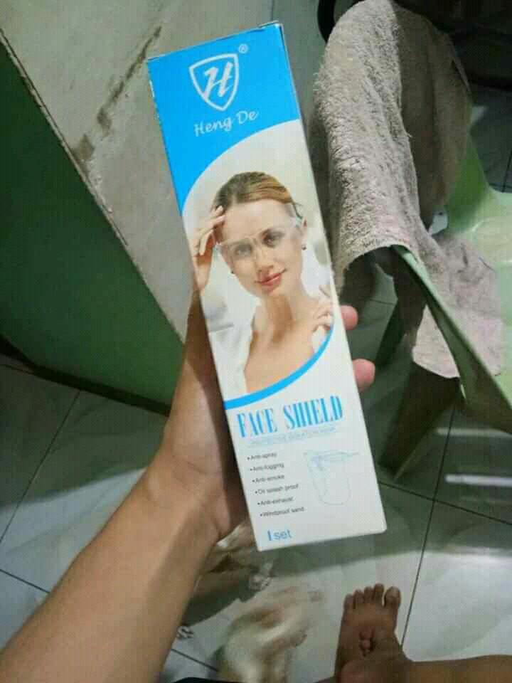 Faceshield with eyeglass frame (Category: Vision Care) located in San Fernando. Submitted by ivxxi (Listing ID 1022530458, Image 1). Description: 15 pesos min of 5000pcs up KALIWAAN ONLY 16 PESOS MINIMUM OF 100PCS CARRIEDO AREA 50 pesos retail price PICK UP ONLY.