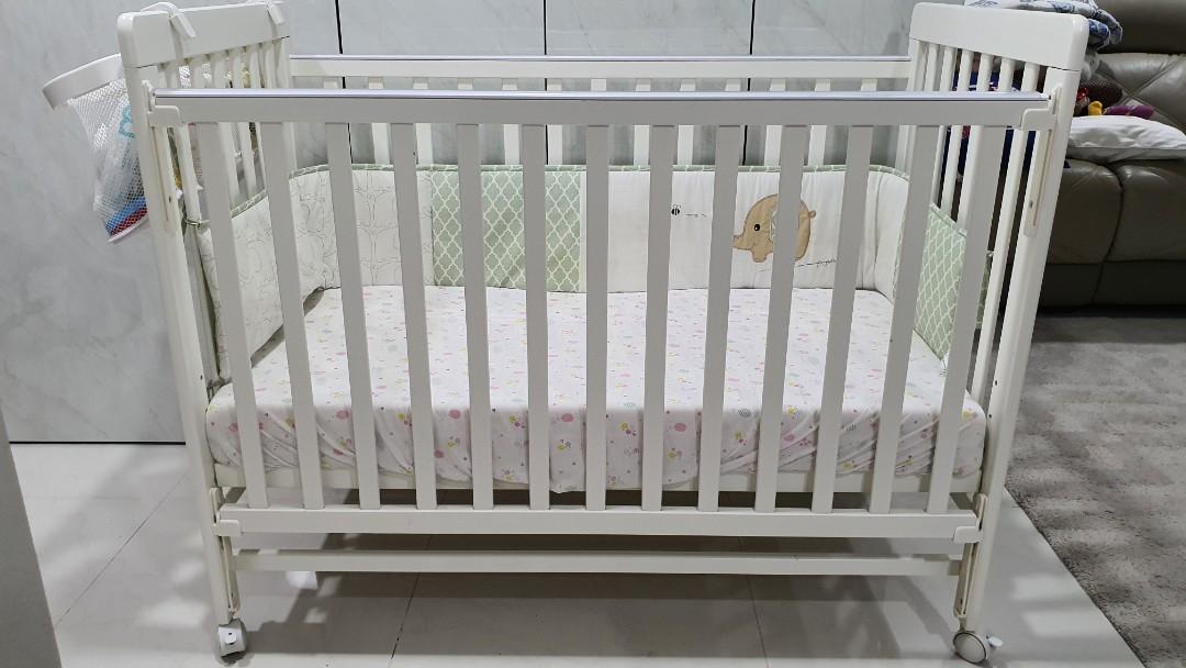 happy wonder 5 in 1 convertible baby cot