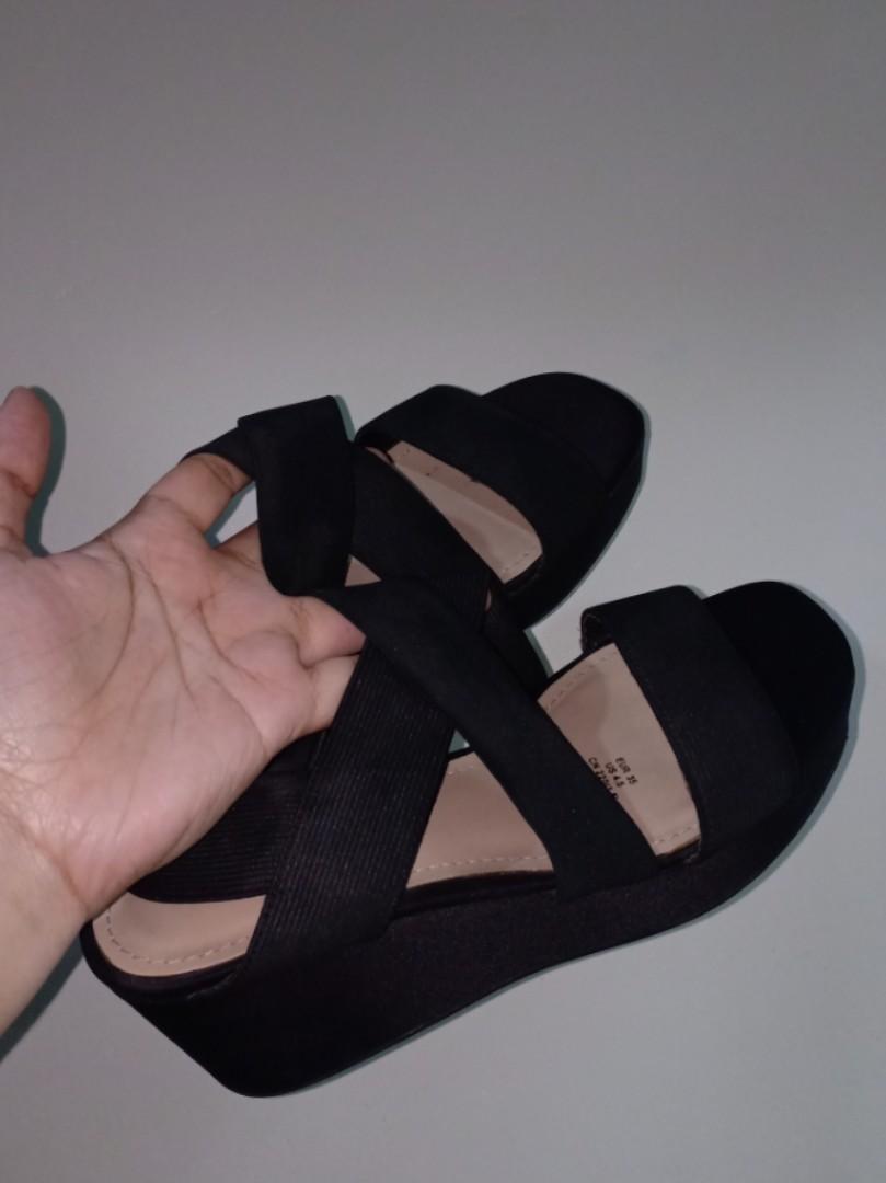 H M Wedge Sandals Women S Fashion Shoes Heels On Carousell
