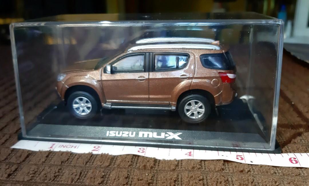Isuzu mux diecast on sale model