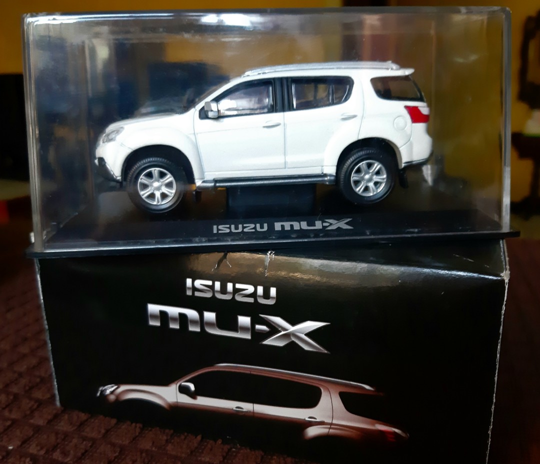 Isuzu mux diecast model 2025