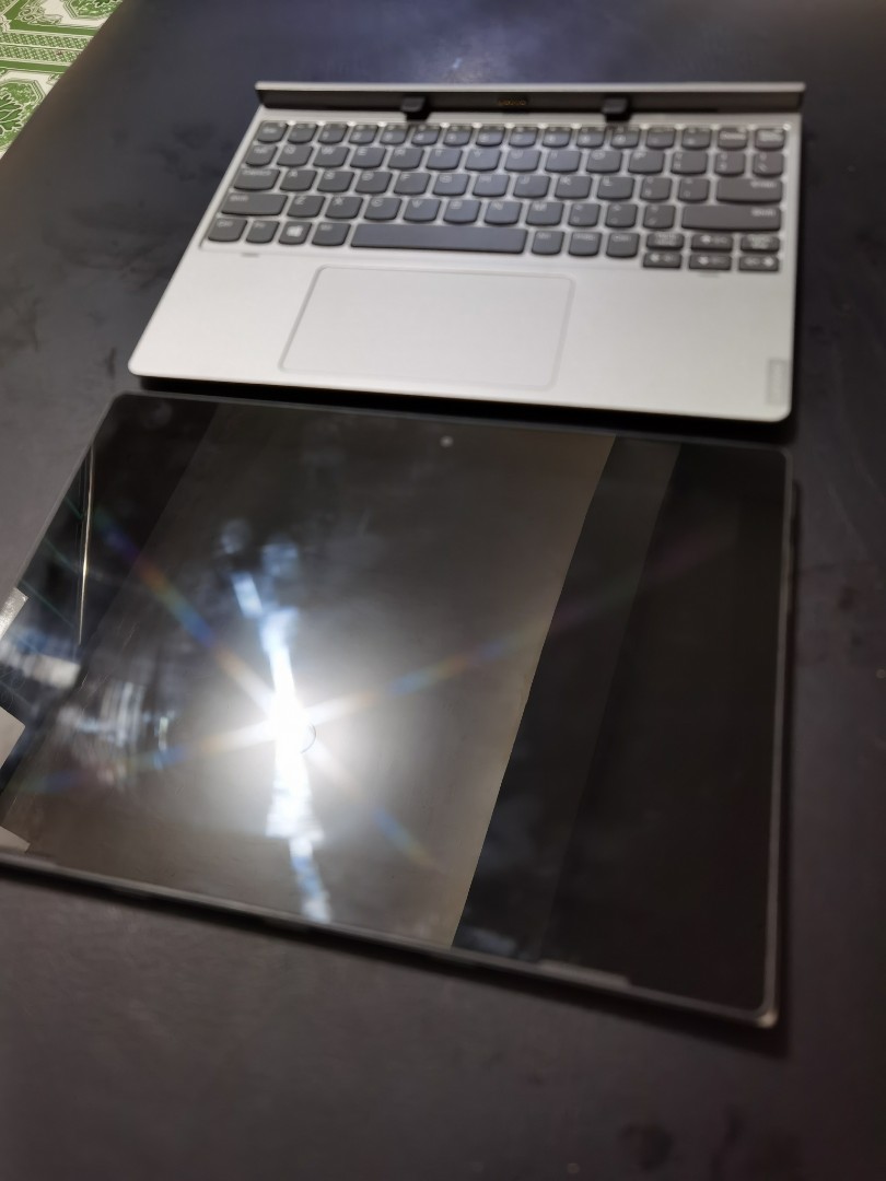Lenovo laptop tablet in 1
