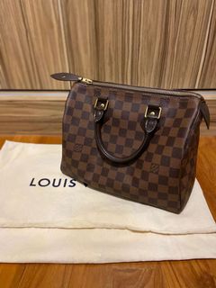 (Category: ) located in . Submitted by saleswardrobe (Listing ID 1022595144, Image 1). Description: .