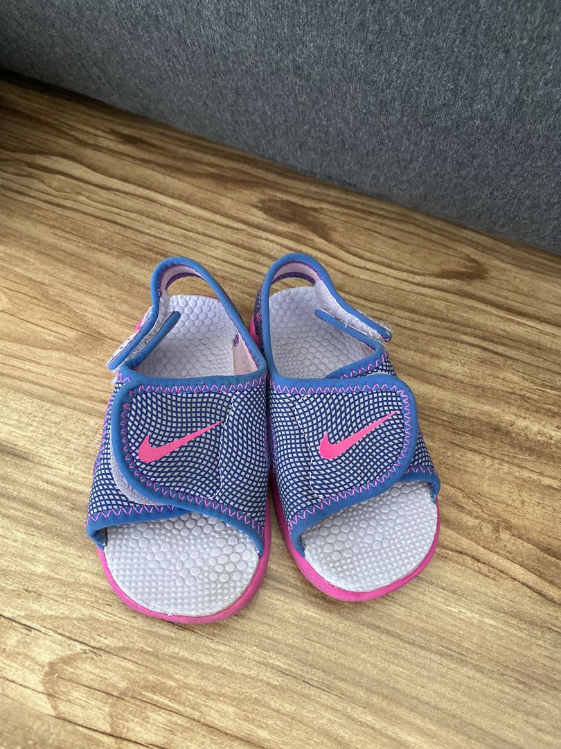 nike flip flops kids