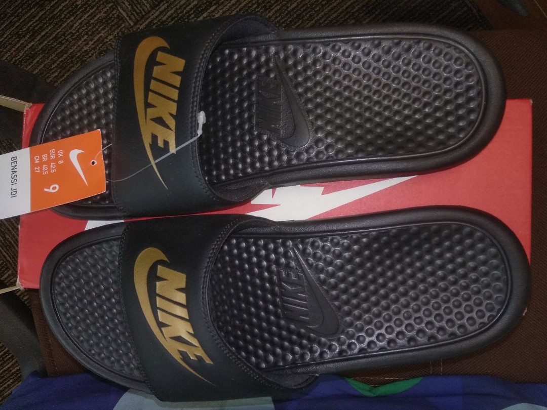 sandal nike benassi