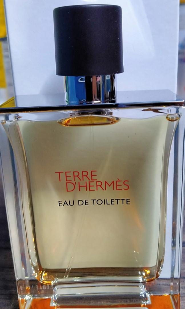 Sale!! Terre d hermes EDT (Category: Fragrance & Deodorants) located in Pasay City. Submitted by kellydee01 (Listing ID 1022590500, Image 1). Description: An eau between the earth and the sky, a vertical structure built around woody notes. Olfactory emotion: Spicy, Dry Main raw materials: Grapefruit, Cedar, Flint Made in France Volume: 3.38 fl.oz available @ original tester (1pc) money back if proven fake.