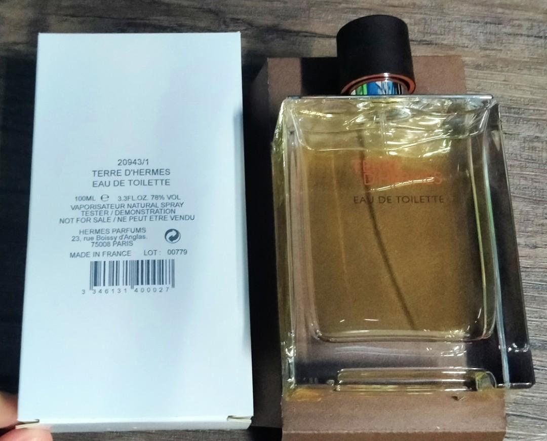 Sale!! Terre d hermes EDT (Category: Fragrance & Deodorants) located in Pasay City. Submitted by kellydee01 (Listing ID 1022590500, Image 3). Description: An eau between the earth and the sky, a vertical structure built around woody notes. Olfactory emotion: Spicy, Dry Main raw materials: Grapefruit, Cedar, Flint Made in France Volume: 3.38 fl.oz available @ original tester (1pc) money back if proven fake.