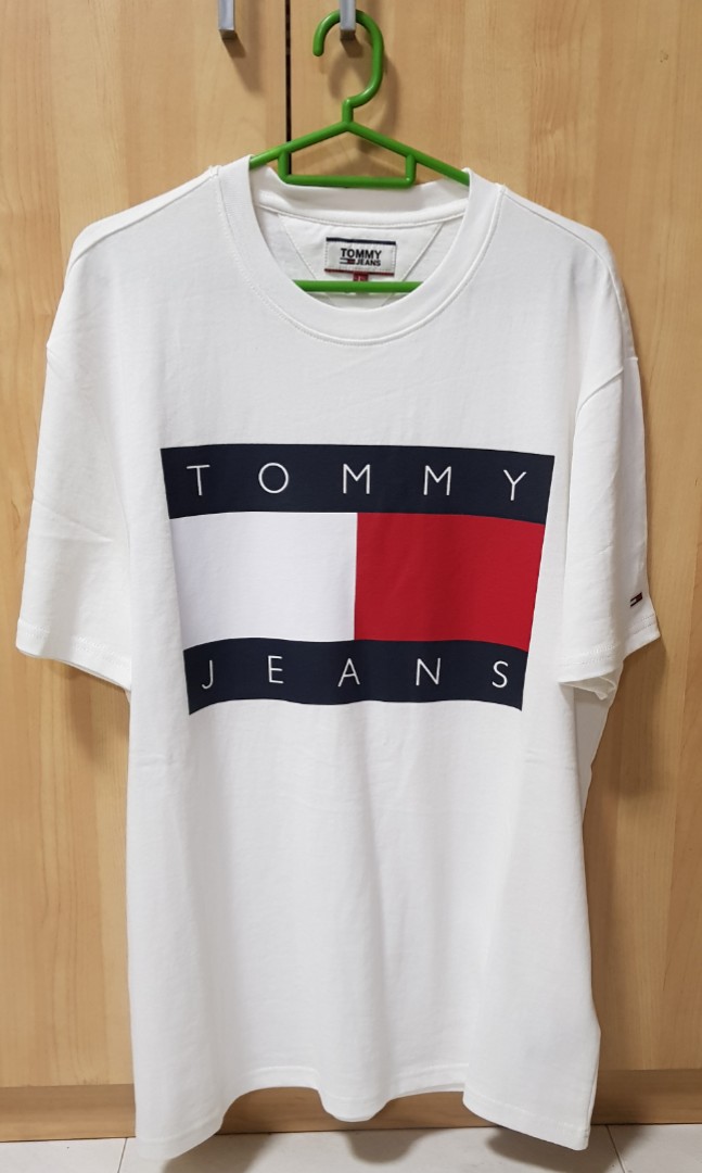 Tommy Jeans large flag t shirt in white size L